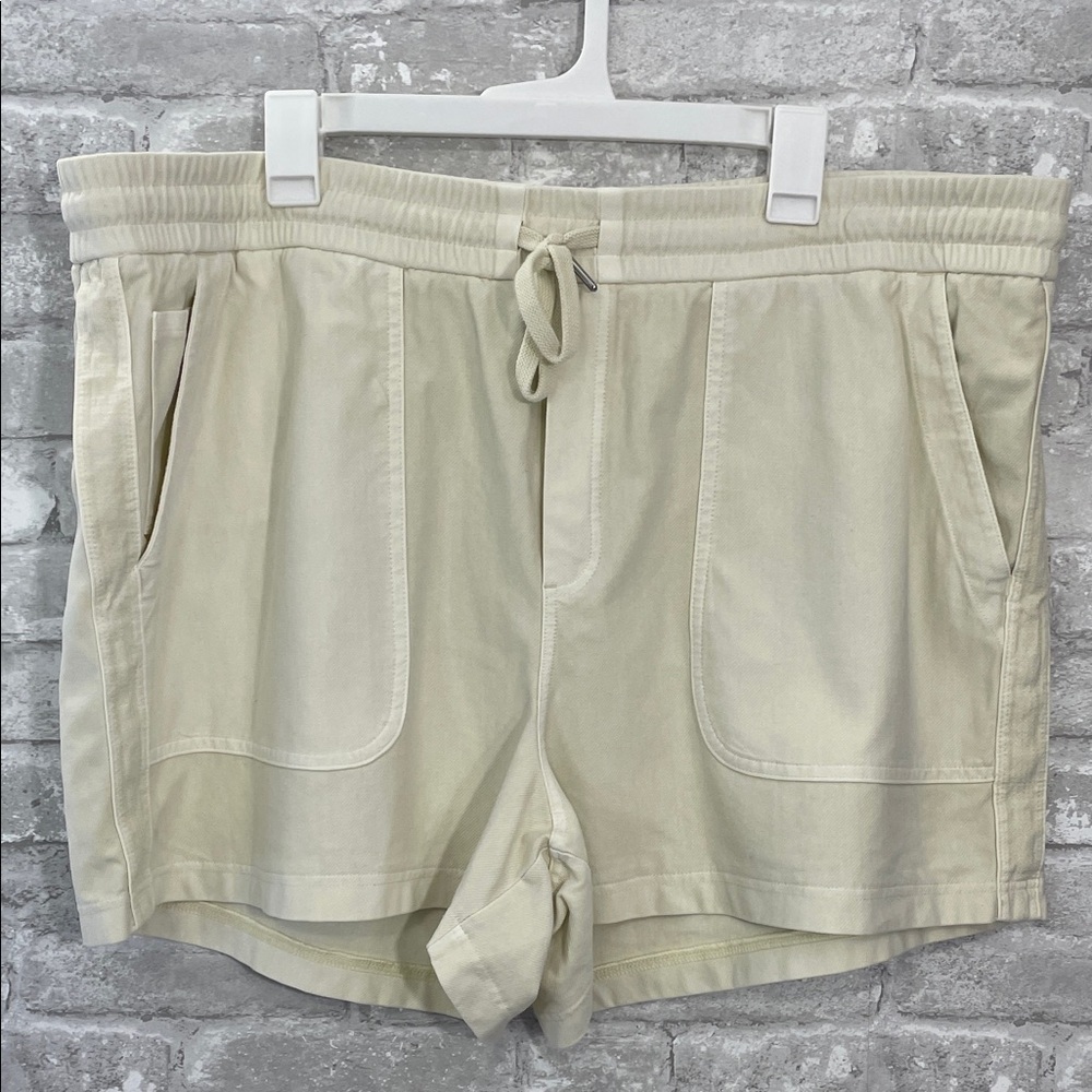 Athleta Farallon Cream Shorts